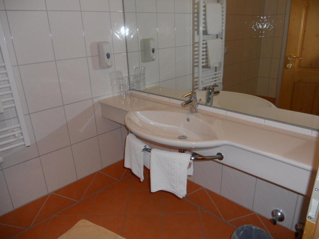 Ferienhotel Innviertel Kirchheim im Innkreis Pokoj fotografie